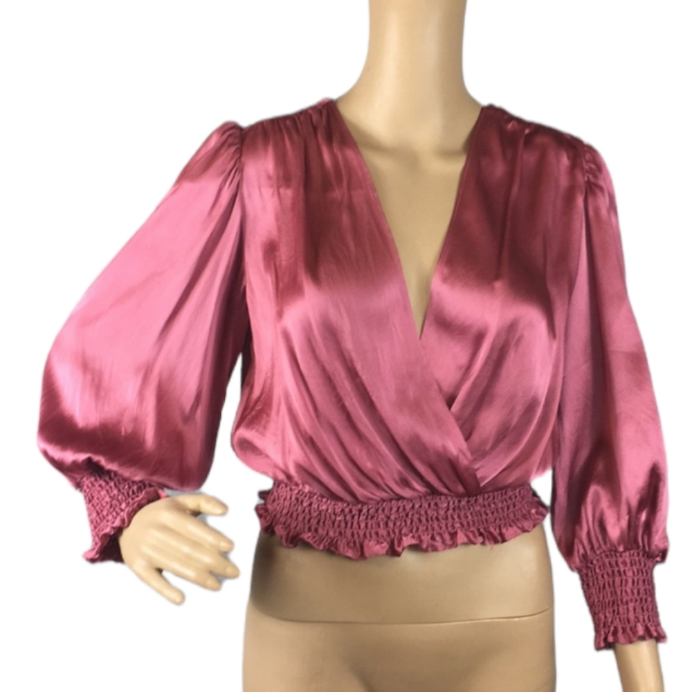 Amanda Uprichard 💯% silk v-neck cropped blouse
